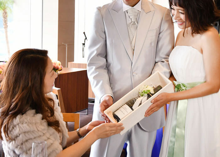 結婚式でやってみたい 感動度アップのサプライズ演出アイデアまとめ おしゃれな結婚式を綴るコラム ファルベ